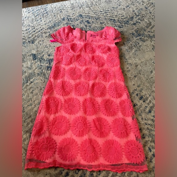 NWOT BETSEY JOHNSON Pink Embroidered Flower Overlay Mini Shift Dress SIZE 2 - Picture 2 of 5